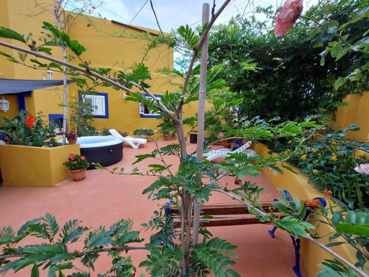 Ferienhaus Casa Maestro Lelo - Acogedora Canaria Con Patios Y Jardines De Flores *