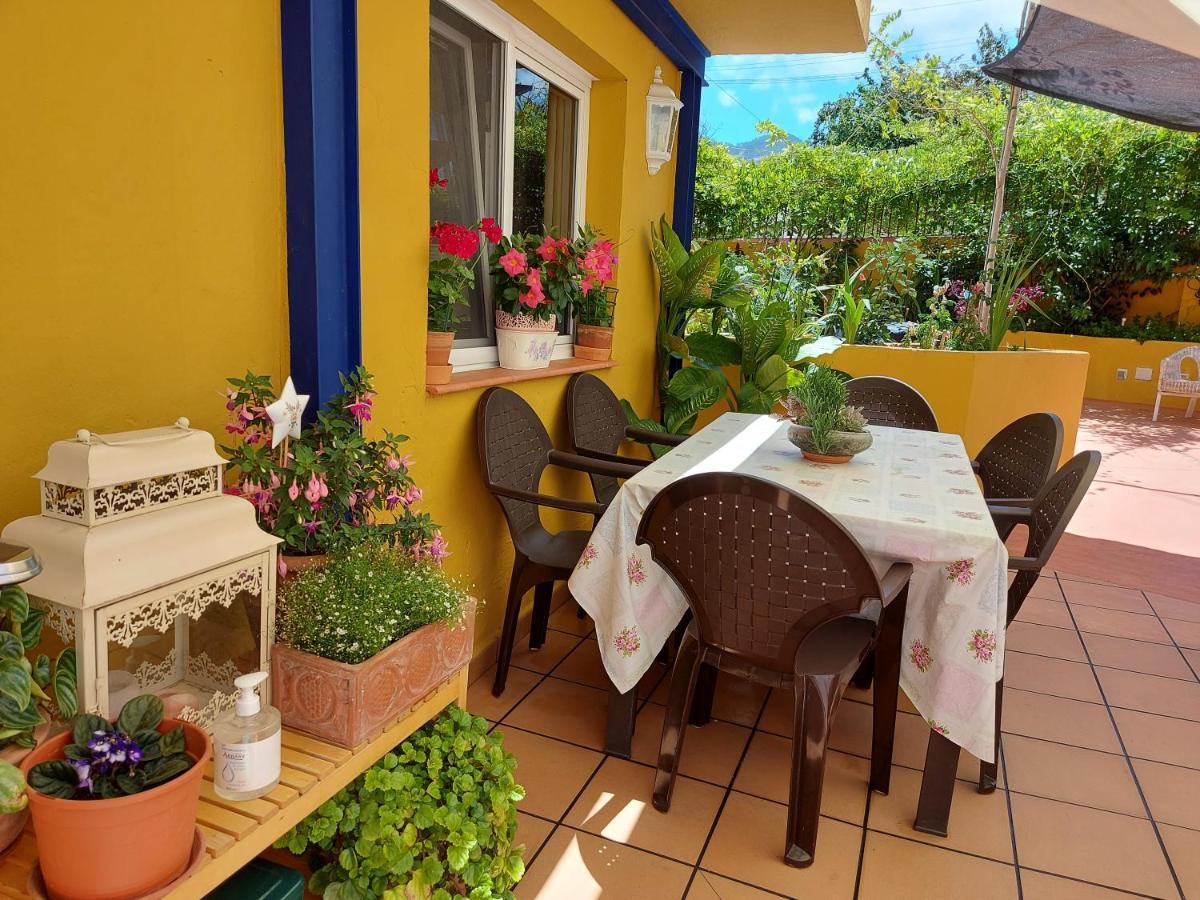 Casa Maestro Lelo - Acogedora Canaria Con Patios Y Jardines De Flores Ferienhaus