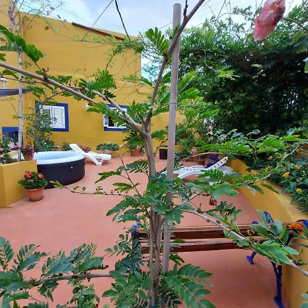 Casa Maestro Lelo - Acogedora Casa Rural Canaria Con Patios Y Jardines De Flores Las Palmas Exterior photo